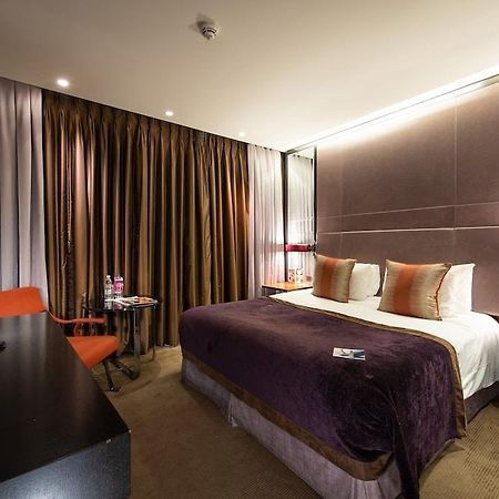 Hotel Crowne Plaza London Battersea Esterno foto
