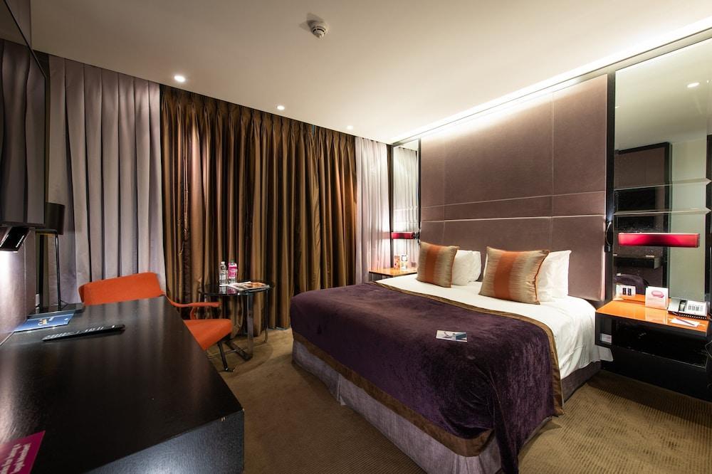 Hotel Crowne Plaza London Battersea Esterno foto