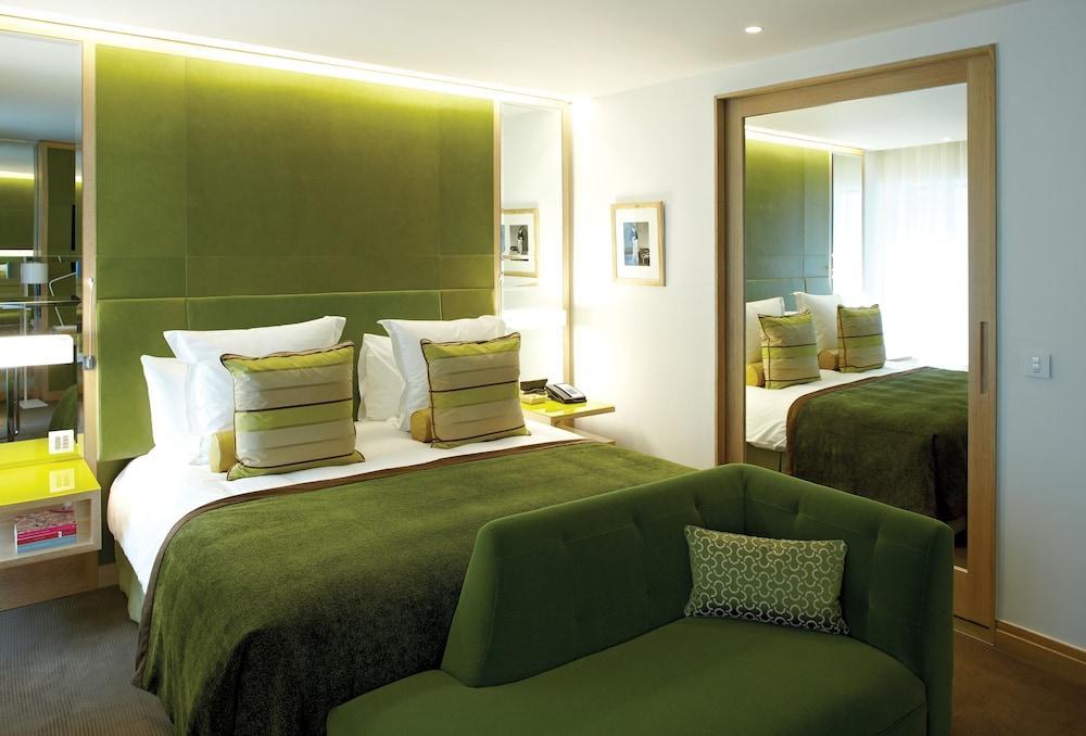 Hotel Crowne Plaza London Battersea Esterno foto