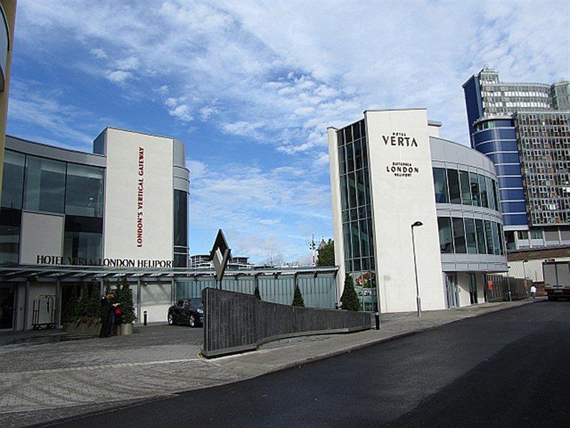 Hotel Crowne Plaza London Battersea Esterno foto