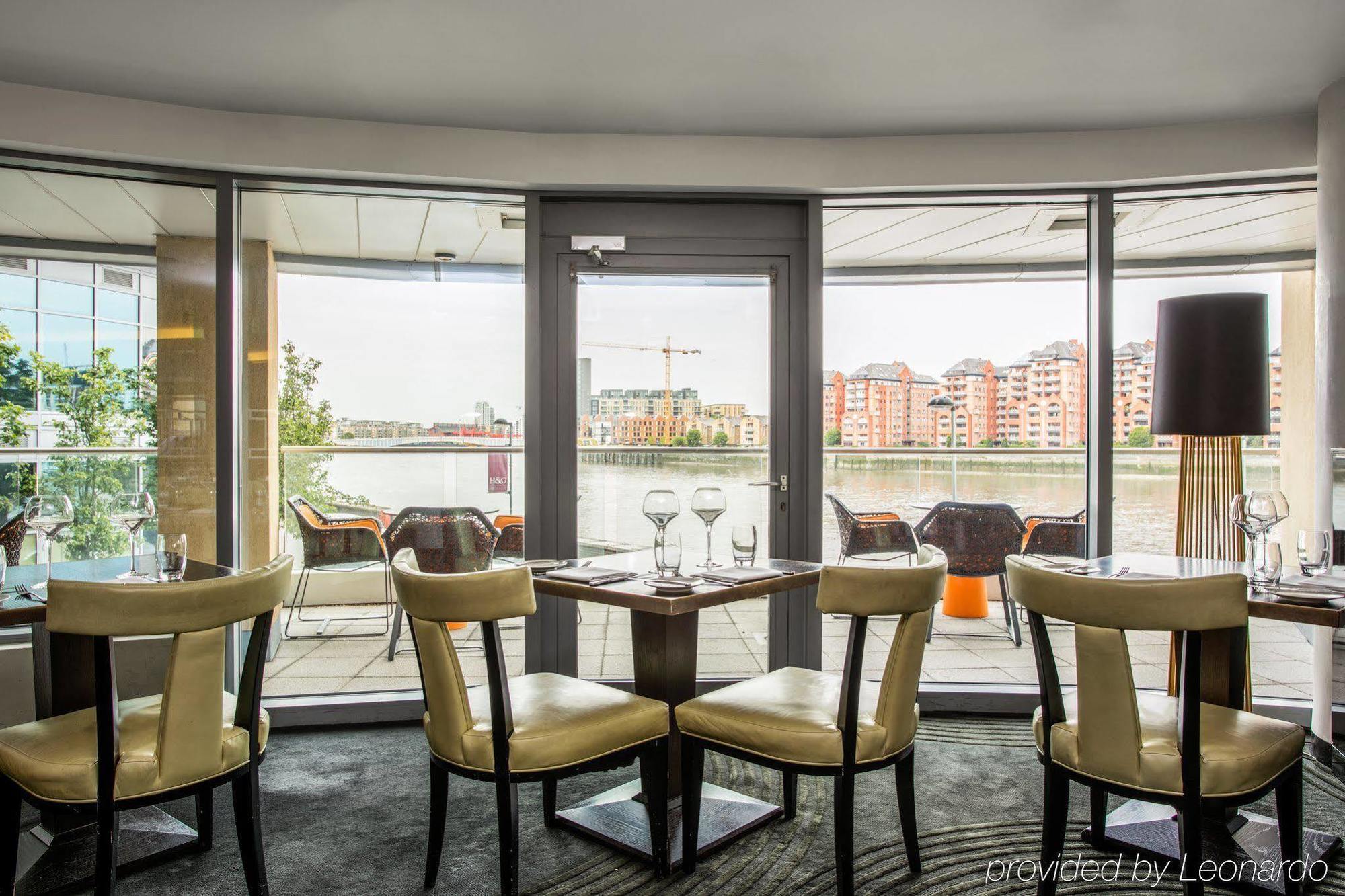 Hotel Crowne Plaza London Battersea Esterno foto