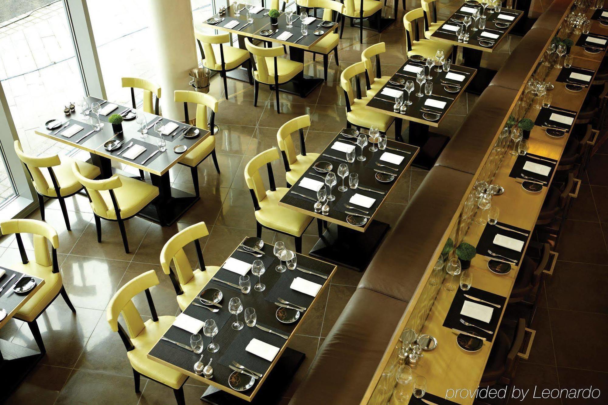Hotel Crowne Plaza London Battersea Esterno foto
